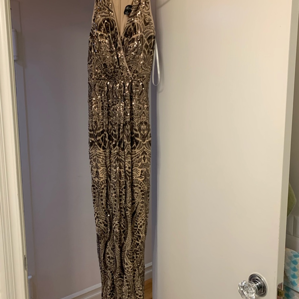 Dress - Picture 4 of 4
